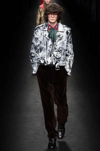 Look 44
